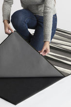 Load image into Gallery viewer, Meridian Smoke Rug