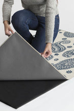 Load image into Gallery viewer, Araveli Slate Rug