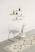 Load image into Gallery viewer, Damali Black & White Rug