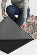 Load image into Gallery viewer, Hendesi Heriz Garnet Rug
