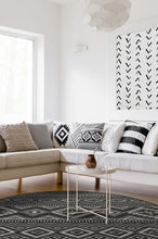 Load image into Gallery viewer, Arizona Black Rug
