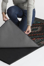 Load image into Gallery viewer, Dakotah Charcoal Rug
