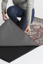 Load image into Gallery viewer, Hendesi Heriz Bordeaux Rug
