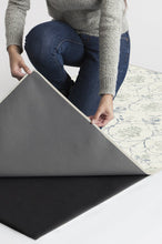 Load image into Gallery viewer, Leila Creme Vintage Rug
