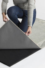 Load image into Gallery viewer, Lunja Border Sage Rug
