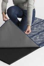 Load image into Gallery viewer, Nodum Navy Rug
