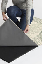 Load image into Gallery viewer, Pina Jade Rug
