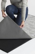 Load image into Gallery viewer, Sela Grey Rug

